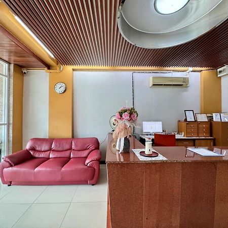 Nicha Residence Hotel Bangkok Bagian luar foto